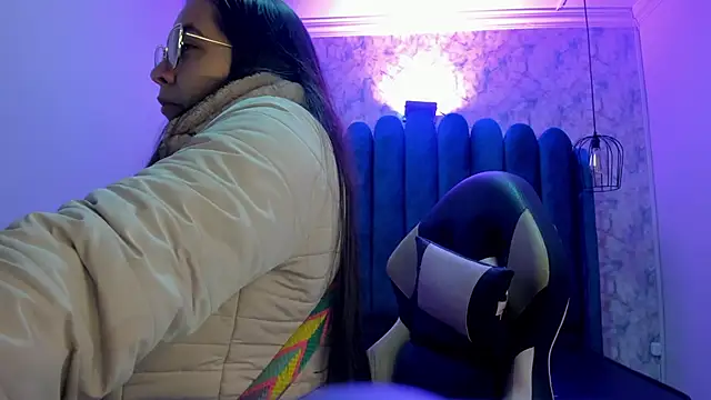 nalalye cruzz  online show from November 2, 2:38 am