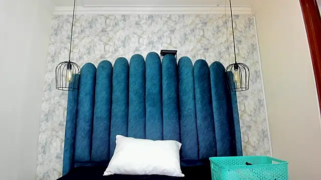 Snapshot of nalalye_cruzz_ chatting on February 14, 3:07 am nalalye cruzz online show from February 14, 3:07 am