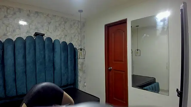 nalalye cruzz  online show from November 22, 3:38 am