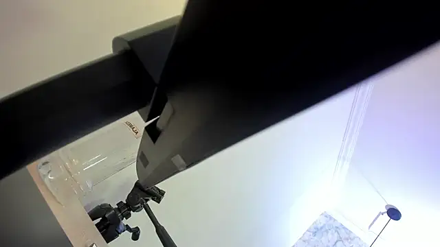 nalalye cruzz  online show from April 12, 2:26 am