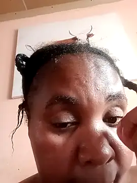 Snapshot of ZOQULUx chatting on November 3, 9:57 am ZOQULUx online show from November 3, 9:57 am