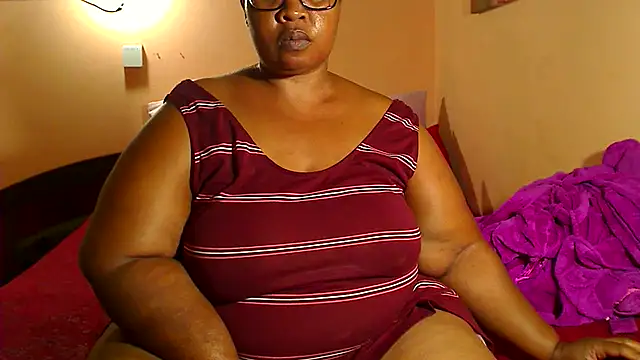 Snapshot of ZOQULUx chatting on March 5, 7:06 pm ZOQULUx online show from March 5, 7:06 pm