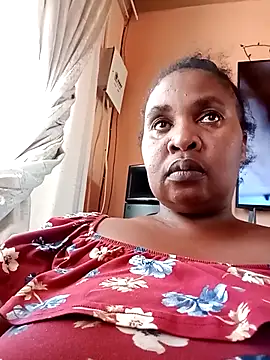 Snapshot of ZOQULUx chatting on February 8, 11:19 am ZOQULUx online show from February 8, 11:19 am