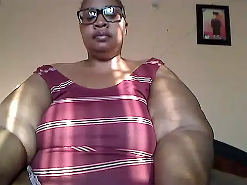 Snapshot of ZOQULUx chatting on September 12, 2:50 pm ZOQULUx online show from September 12, 2:50 pm