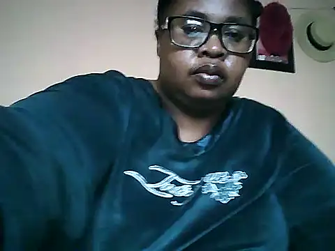 Snapshot of ZOQULUx chatting on November 20, 8:37 am ZOQULUx online show from November 20, 8:37 am