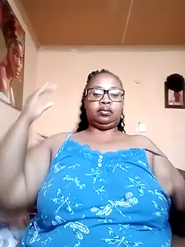 Snapshot of ZOQULUx chatting on December 17, 6:40 am ZOQULUx online show from December 17, 6:40 am