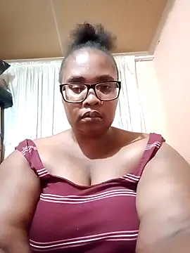 Snapshot of ZOQULUx chatting on February 1, 5:55 pm ZOQULUx online show from February 1, 5:55 pm