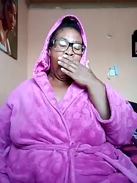 Snapshot of ZOQULUx chatting on February 14, 4:34 am ZOQULUx online show from February 14, 4:34 am