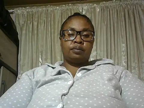 Snapshot of ZOQULUx chatting on March 17, 5:49 pm ZOQULUx online show from March 17, 5:49 pm