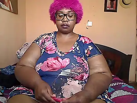 Snapshot of ZOQULUx chatting on December 20, 6:27 am ZOQULUx online show from December 20, 6:27 am