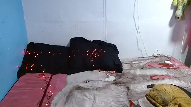 Snapshot of clarisse69 chatting on December 17, 11:43 pm clarisse69 online show from December 17, 11:43 pm