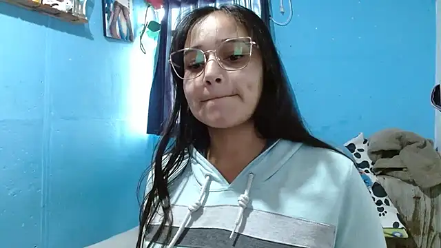 Snapshot of clarisse69 chatting on January 21, 8:54 pm clarisse69 online show from January 21, 8:54 pm