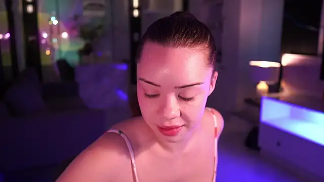 Snapshot of VixenMia chatting on January 17, 4:27 am VixenMia online show from January 17, 4:27 am