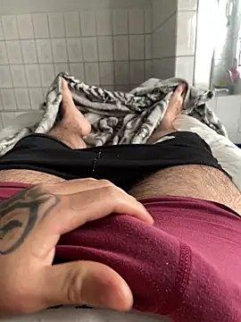 phhhhh online show from August 3, 3:18 pm