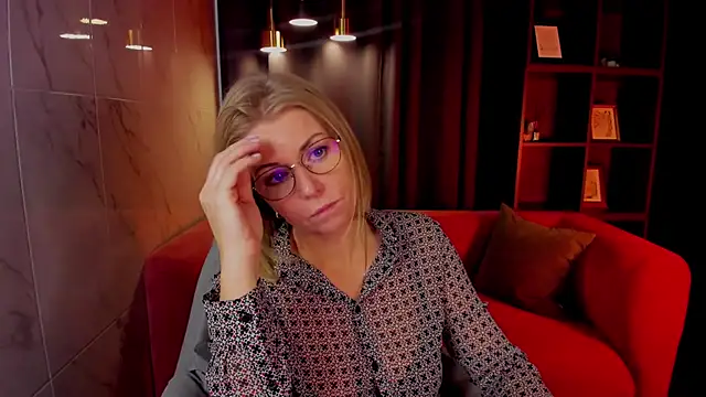 Snapshot of Annie_Light chatting on October 10, 5:41 am Annie Light online show from October 10, 5:41 am