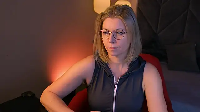 Snapshot of Annie_Light chatting on November 28, 1:55 pm Annie Light online show from November 28, 1:55 pm