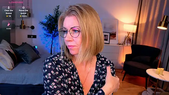 Annie Light online show from May 21, 6:55 am