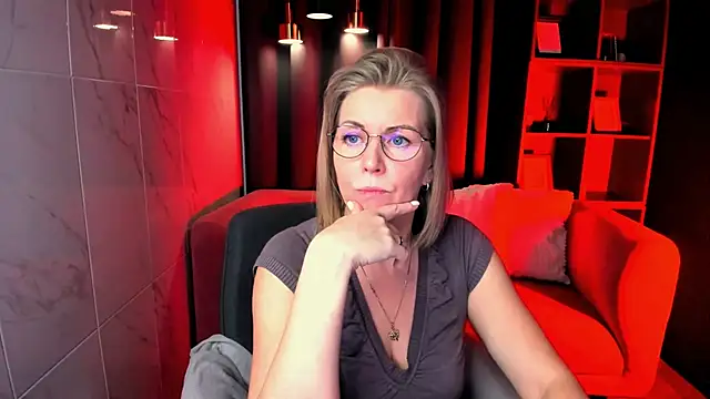 Annie Light online show from February 6, 6:20 am