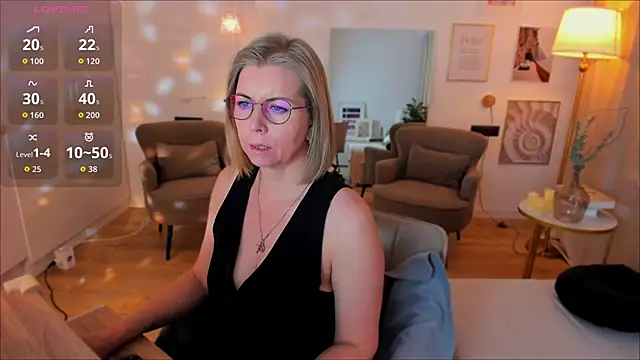 Annie Light online show from February 25, 6:35 am