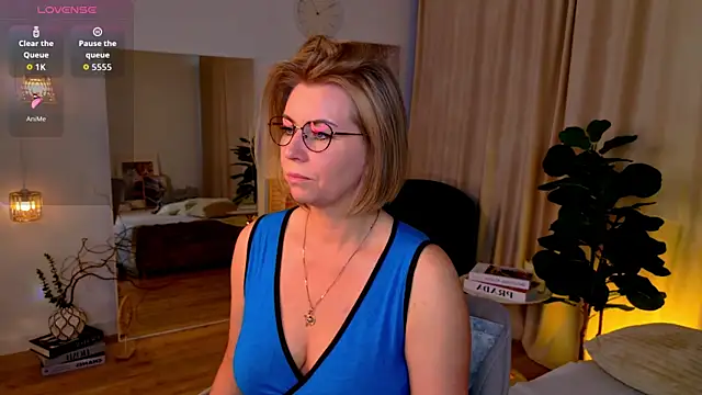 Annie Light online show from June 4, 6:40 am