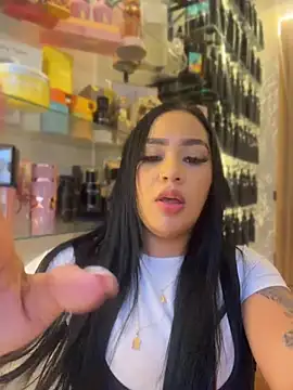 Snapshot of Luisa_Fernandaa chatting on July 18, 10:40 pm Luisa Fernandaa online show from July 18, 10:40 pm