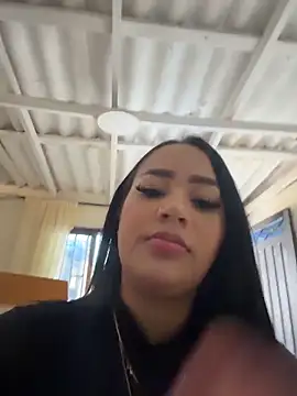 Luisa Fernandaa online show from April 12, 7:50 pm