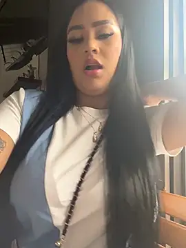 Luisa Fernandaa online show from February 22, 6:31 pm