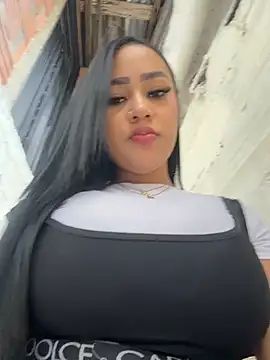 Luisa Fernandaa online show from May 12, 11:00 pm