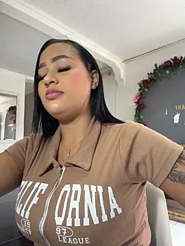 Luisa Fernandaa online show from April 7, 6:21 pm