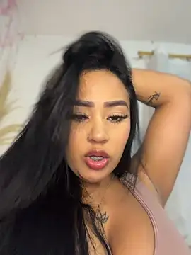 Snapshot of Luisa_Fernandaa chatting on July 7, 3:31 am Luisa Fernandaa online show from July 7, 3:31 am