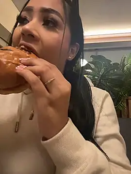 Luisa Fernandaa online show from February 21, 2:24 am