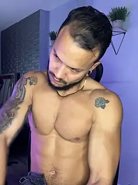 ARON TAYLER01 online show from November 26, 10:37 am