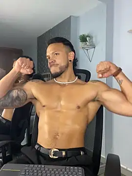 ARON TAYLER01 online show from March 9, 12:53 pm