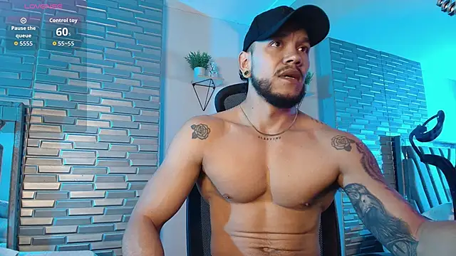 ARON TAYLER01 online show from March 7, 10:21 am