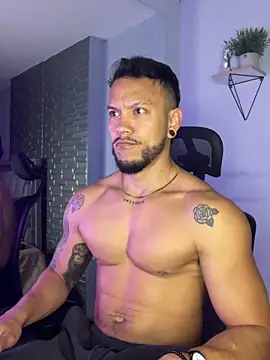 ARON TAYLER01 online show from October 1, 10:30 am