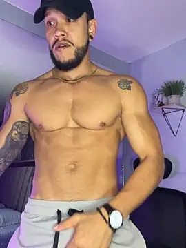 ARON TAYLER01 online show from October 30, 10:35 am