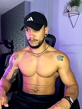 ARON TAYLER01 online show from October 24, 10:25 am