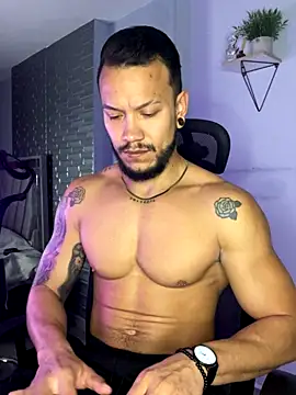 ARON TAYLER01 online show from November 22, 10:25 am