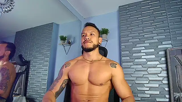 ARON TAYLER01 online show from February 3, 10:31 am