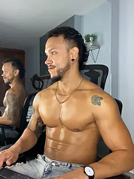 ARON TAYLER01 online show from March 13, 12:56 pm