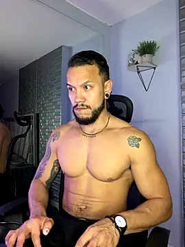 ARON TAYLER01 online show from December 20, 10:29 am