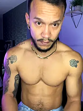 ARON TAYLER01 online show from October 21, 10:36 am