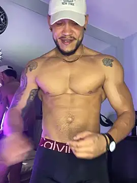 ARON TAYLER01 online show from October 5, 10:28 am