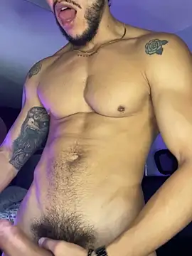 ARON TAYLER01 online show from October 19, 10:29 am