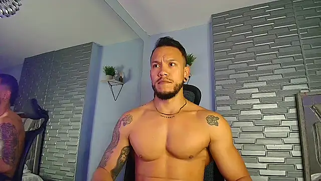 ARON TAYLER01 online show from February 12, 10:37 am