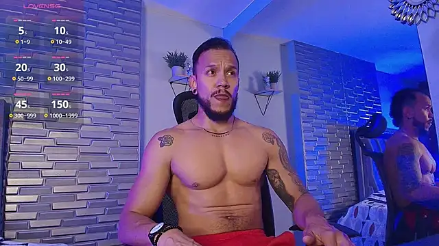 ARON TAYLER01 online show from April 28, 10:30 am
