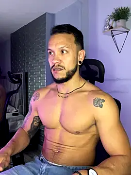 ARON TAYLER01 online show from November 18, 10:40 am