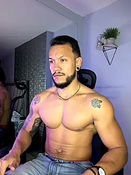 ARON TAYLER01 online show from December 5, 10:25 am