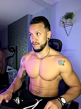 ARON TAYLER01 online show from December 3, 10:25 am