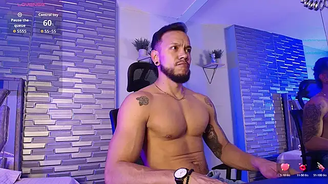 ARON TAYLER01 online show from March 15, 10:22 am